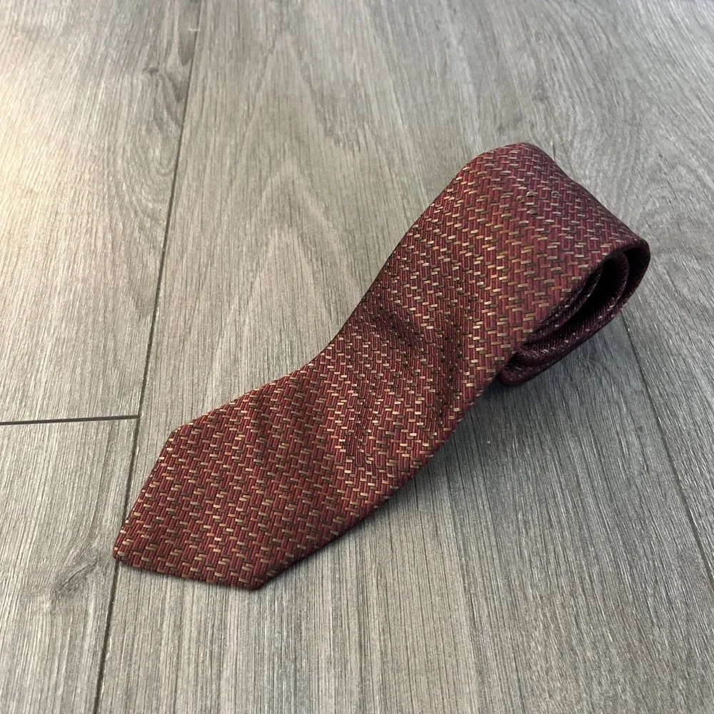 Salvatore Ferragamo Made In Italy Silk Tie Burgundy Gold Beautiful!